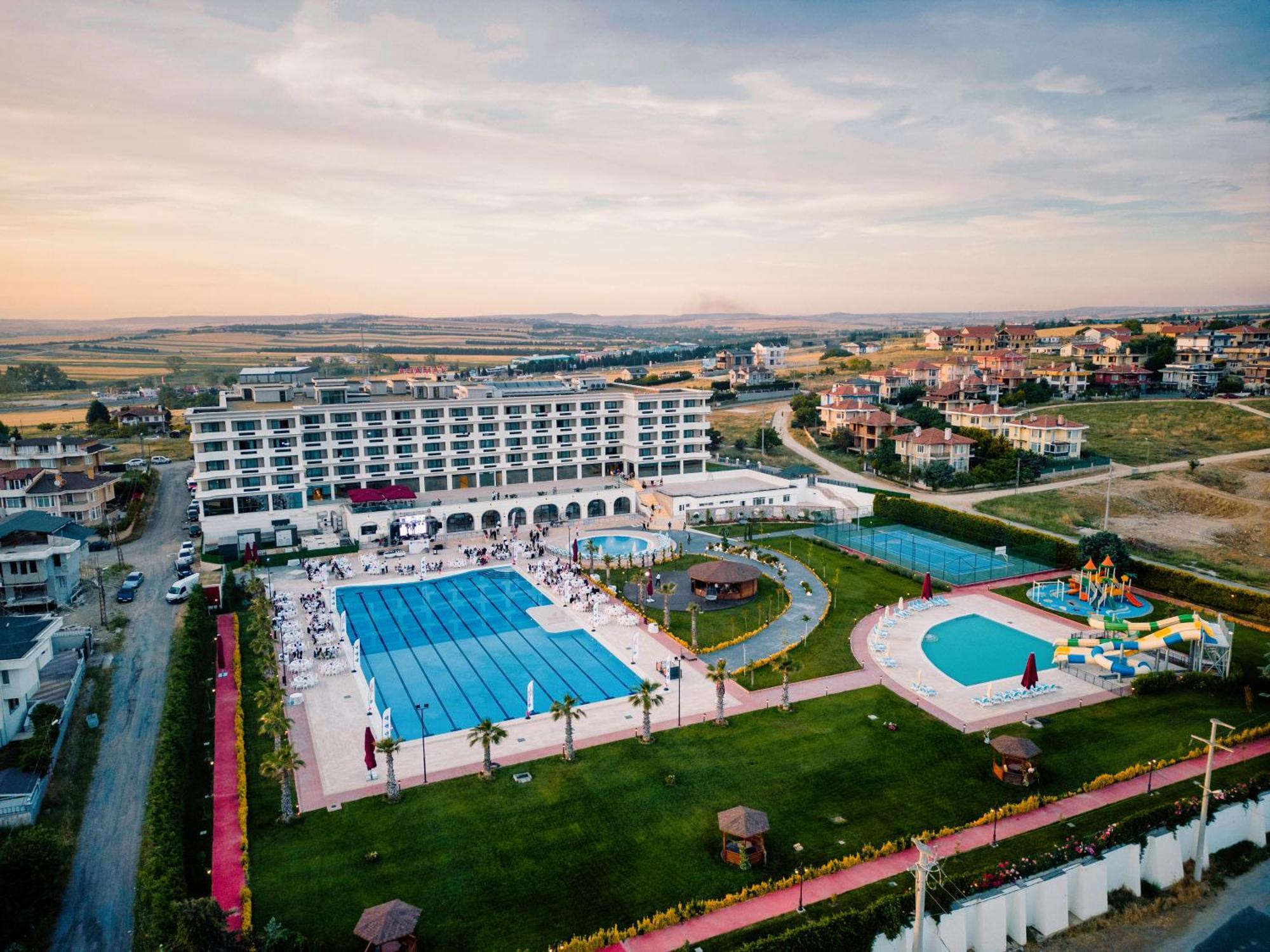 Hotel Ramada Plaza By Wyndham Silivri Exteriér fotografie